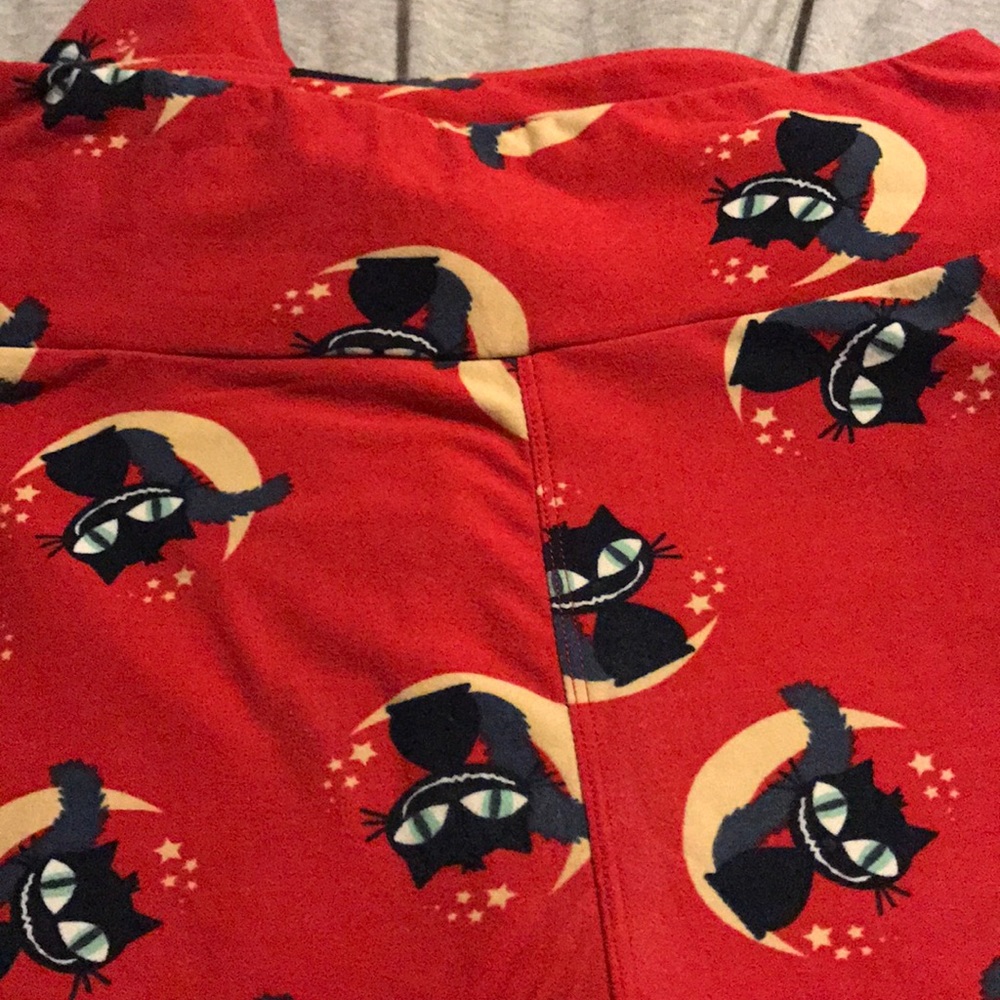 Lularoe cat leggings